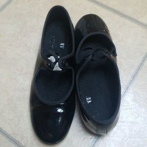 Childrens tap shoes